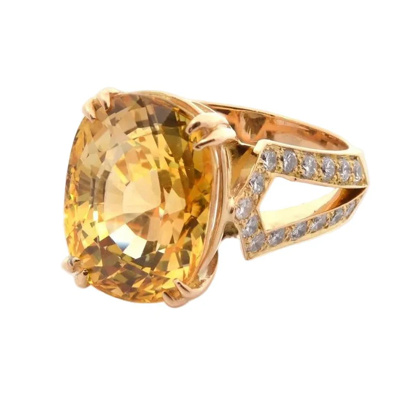 Bague Cocktail en or jaune, saphir et diamants - Image 2