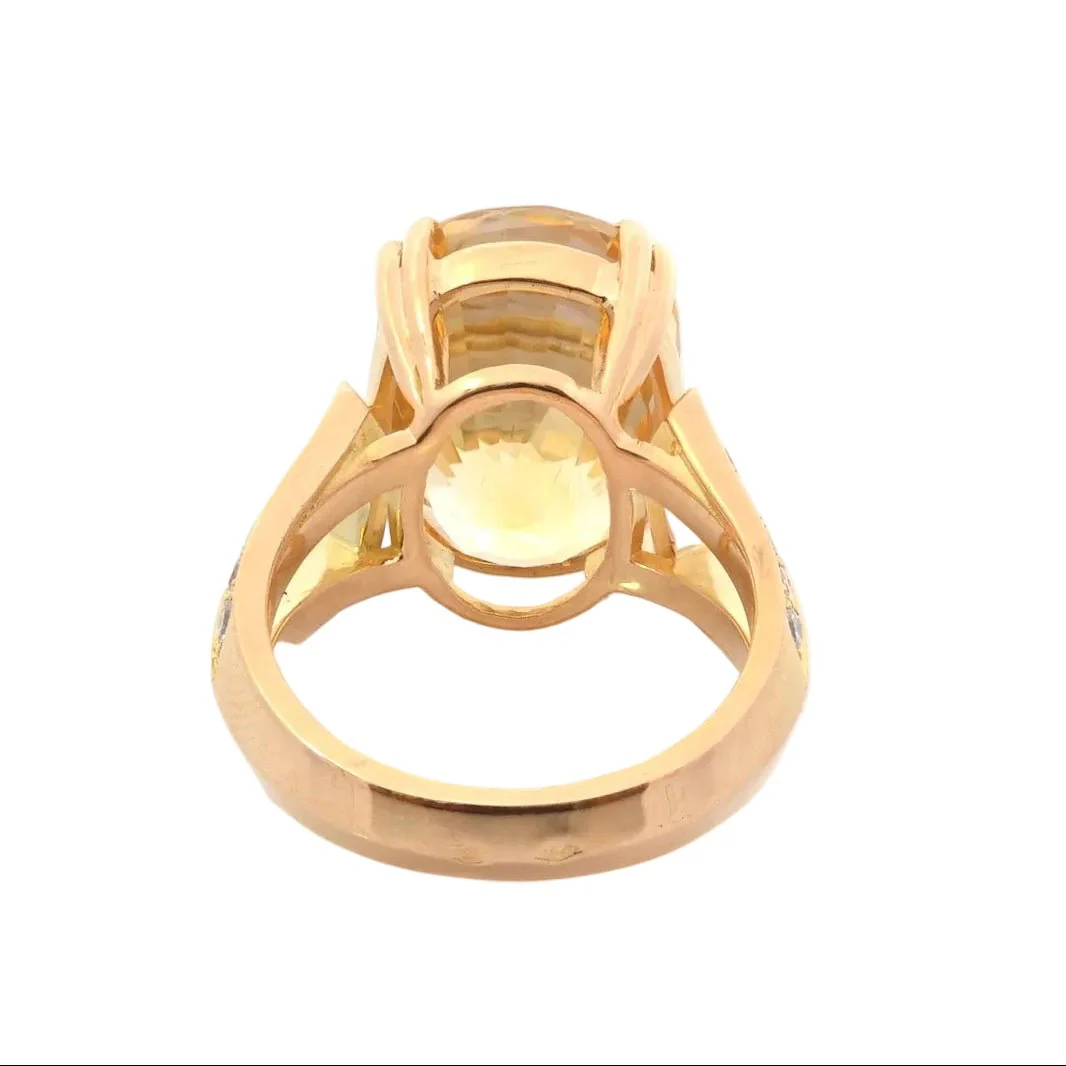 Bague Cocktail en or jaune, saphir et diamants - Image 3