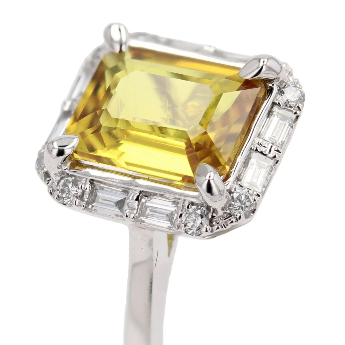 Bague Cocktail en or blanc, saphir et diamants - Image 7