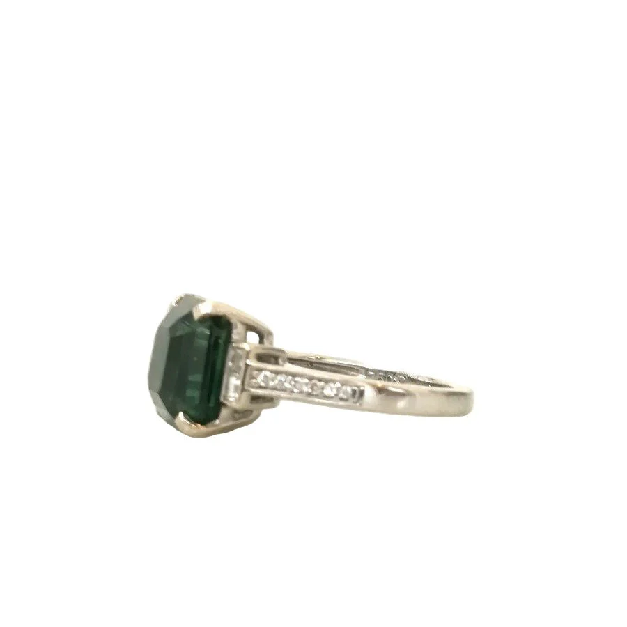 Bague Solitaire en or blanc, saphir, et diamants - Image 3