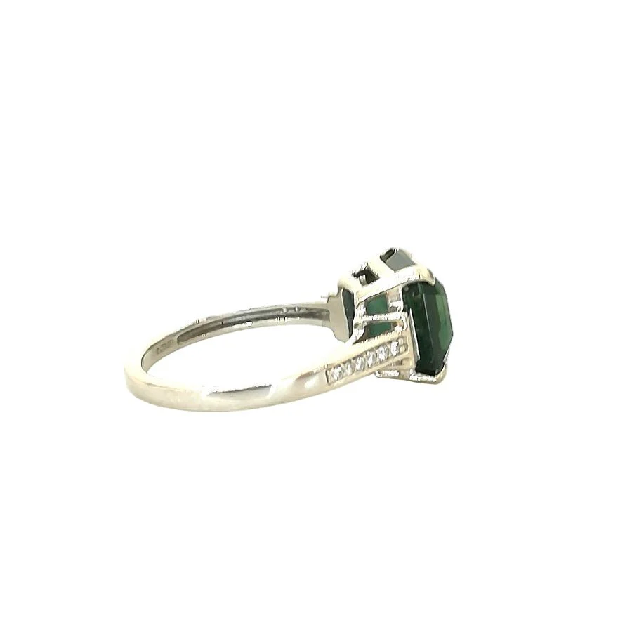 Bague Solitaire en or blanc, saphir, et diamants - Image 5