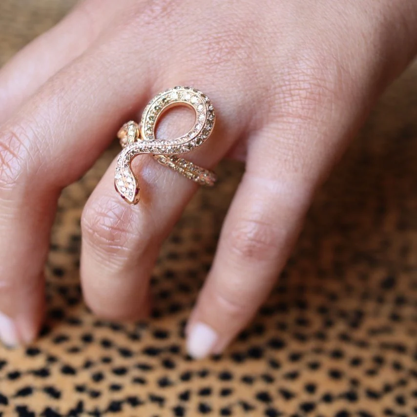 Bague Serpent en or rose, rubis et diamant - Image 2