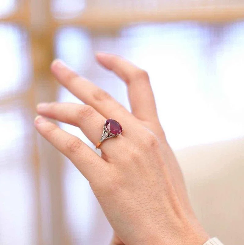 Bague sertie d’un rubellite en or et platine - Image 2