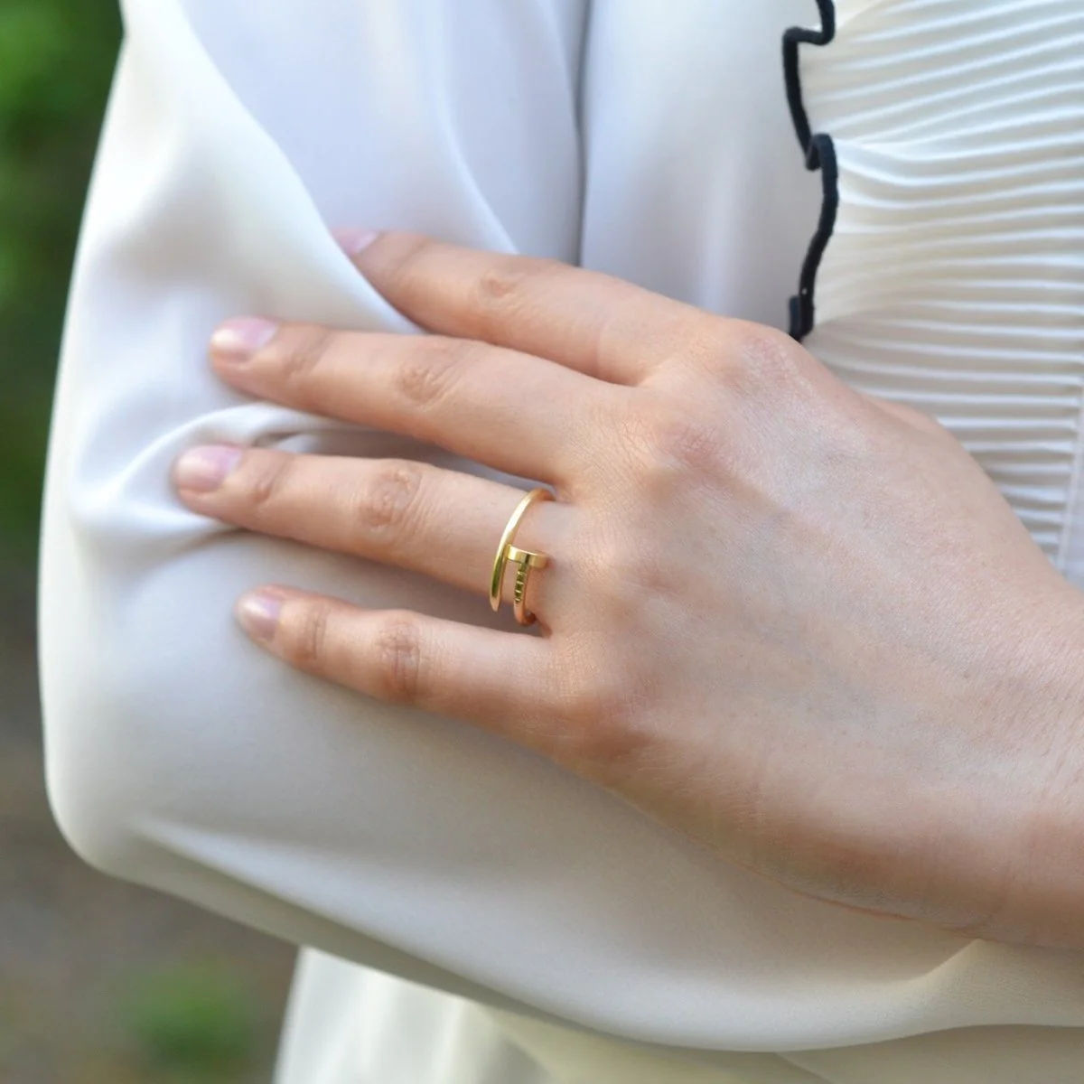Bague CARTIER "Clou" en or jaune - Image 3