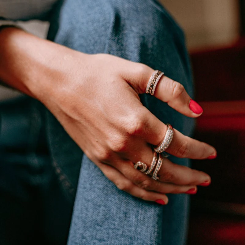 Bague CARTIER en or jaune et diamants - Image 2