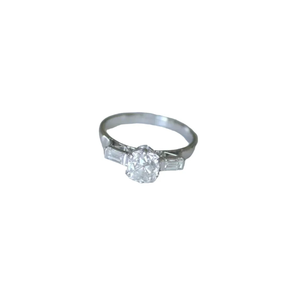 Bague Solitaire en platine et diamants