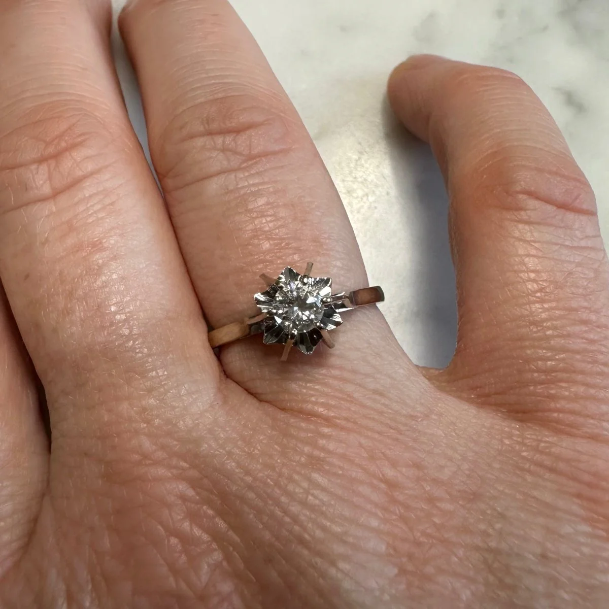 Bague solitaire en or gris et diamant - Image 2