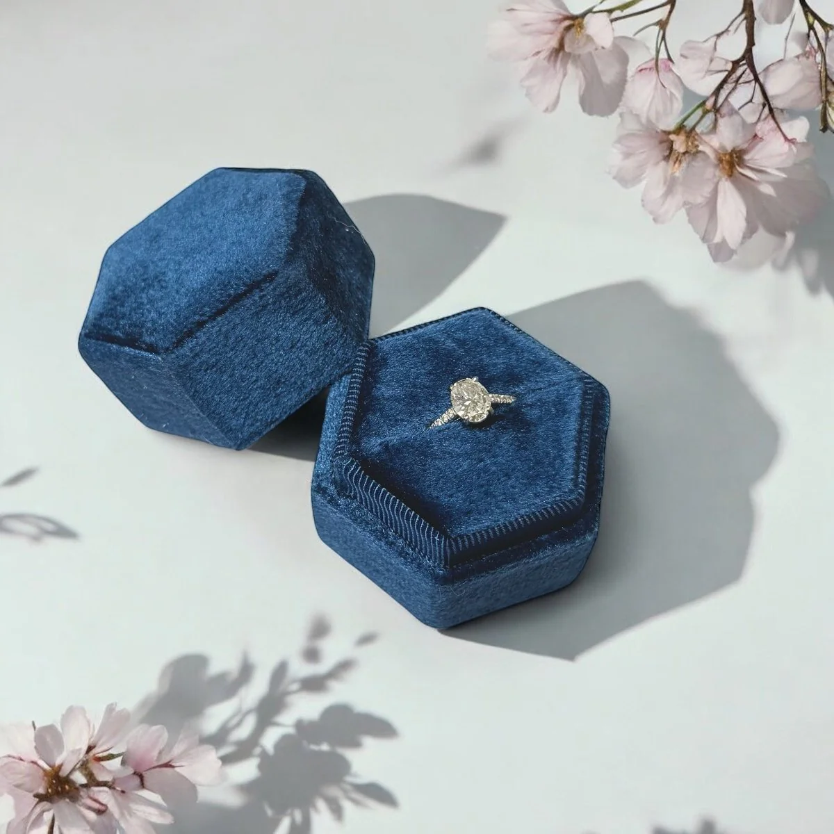 Bague solitaire en or gris et diamant - Image 7