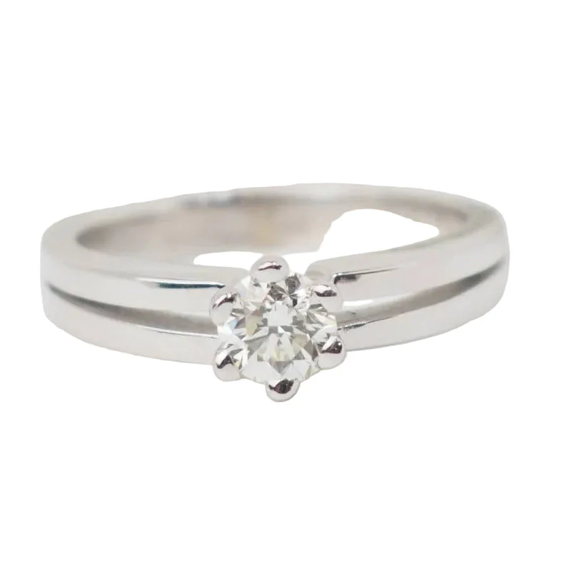 Bague Solitaire en or blanc et diamant