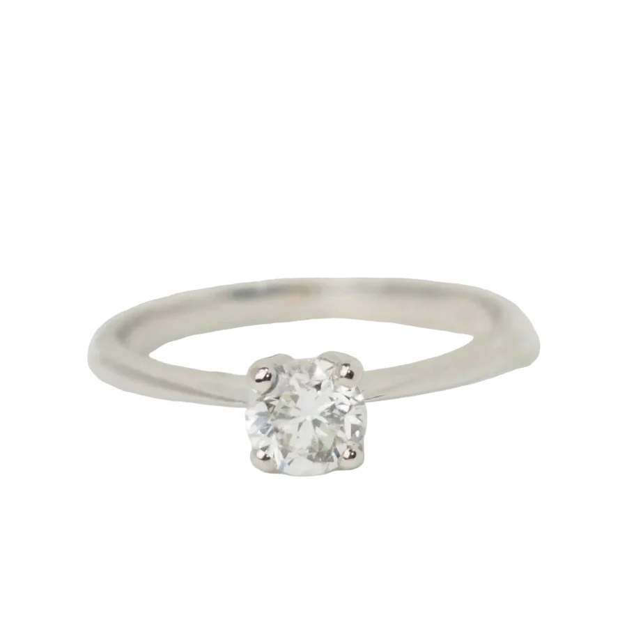 Bague Solitaire en or blanc et diamant
