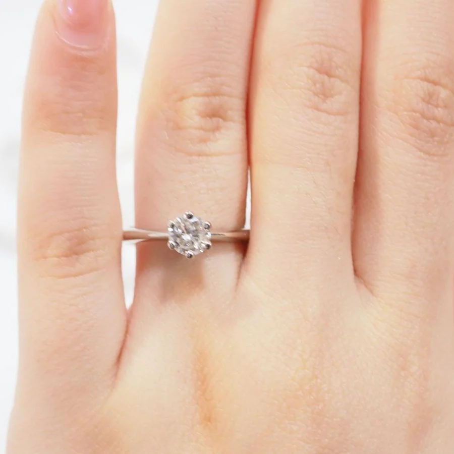 Bague Solitaire en or blanc et diamant - Image 2