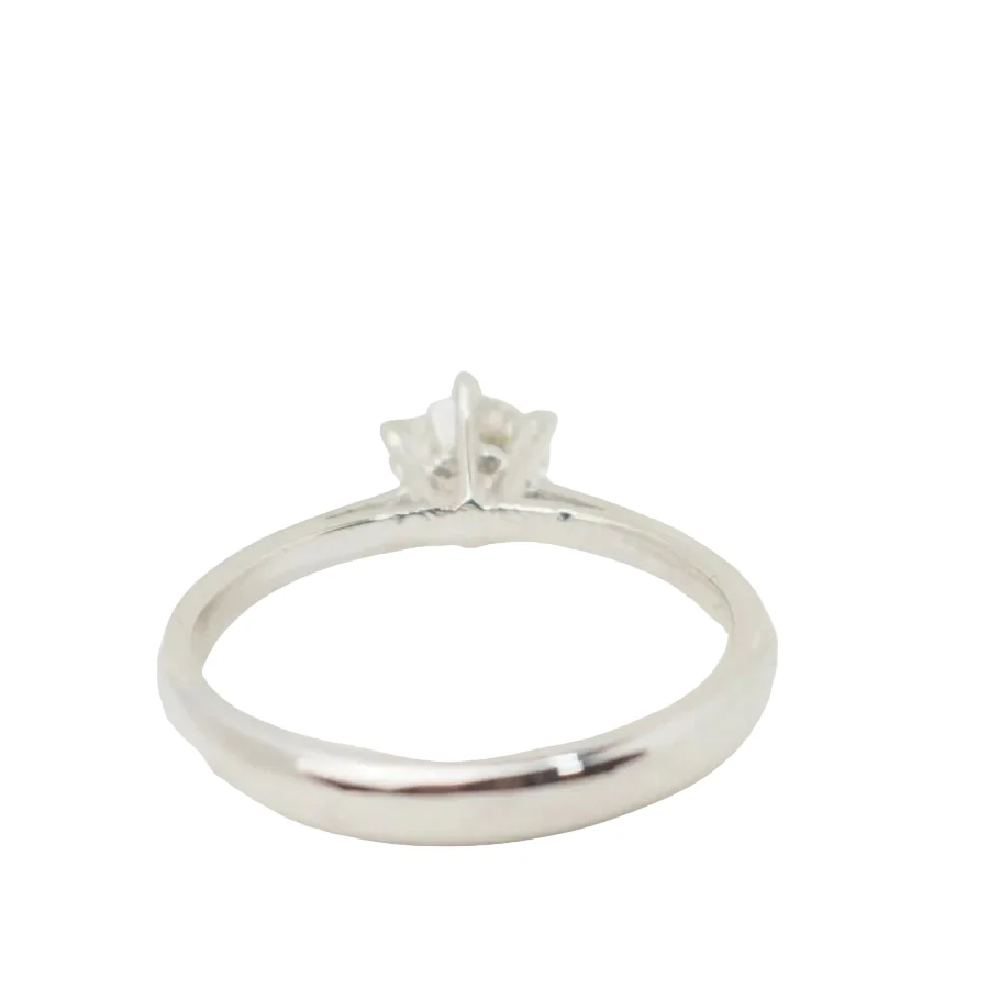Bague Solitaire en or blanc et diamant - Image 4