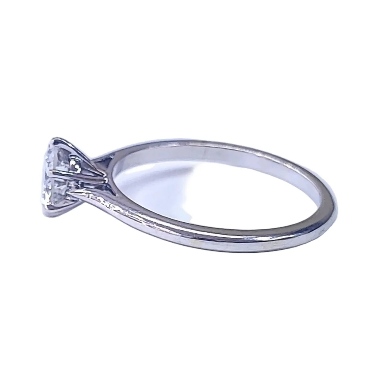 Bague Solitaire en or blanc et diamant - Image 8