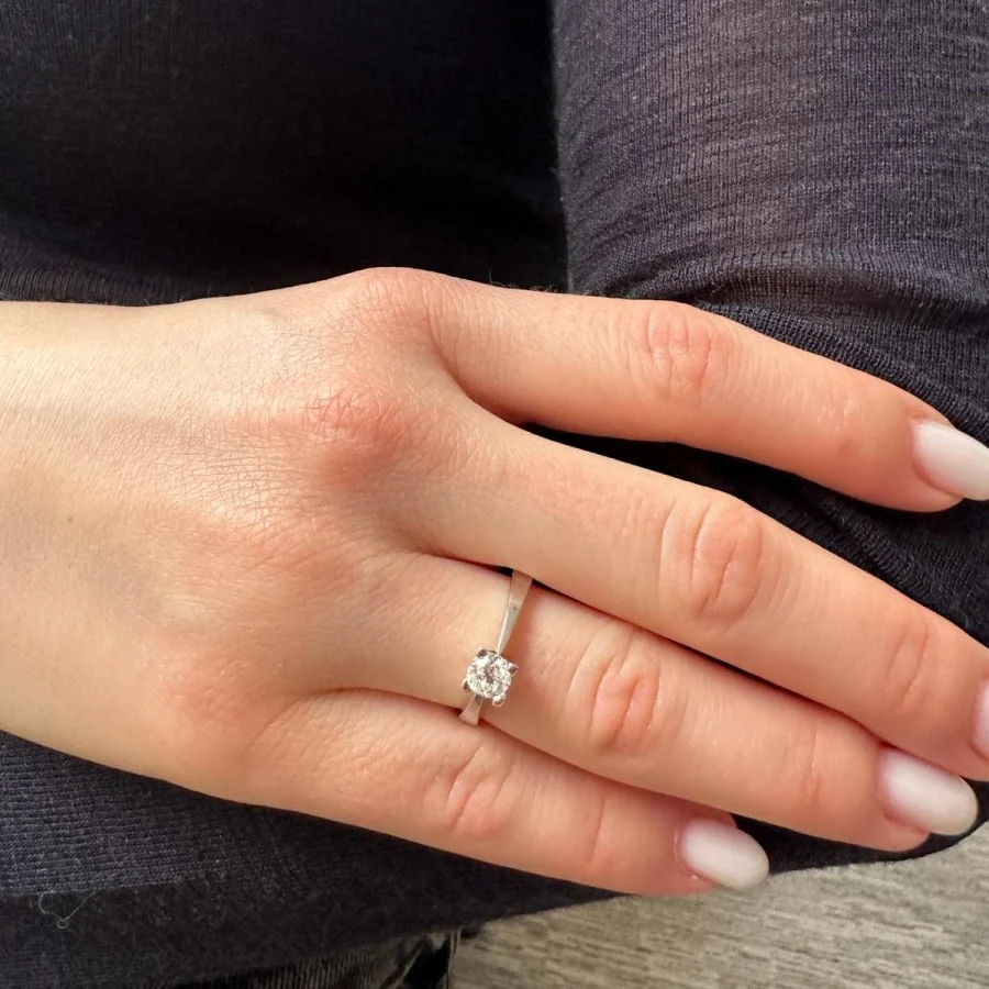 Bague Solitaire en or blanc et diamant - Image 2