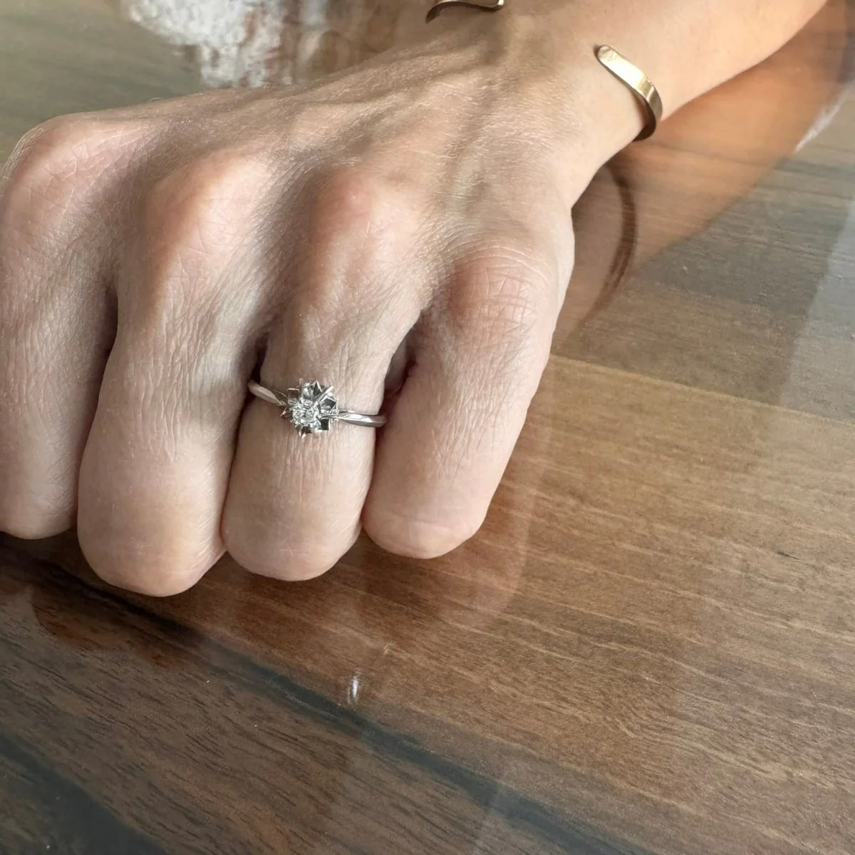 Bague Solitaire en or blanc et diamant - Image 12