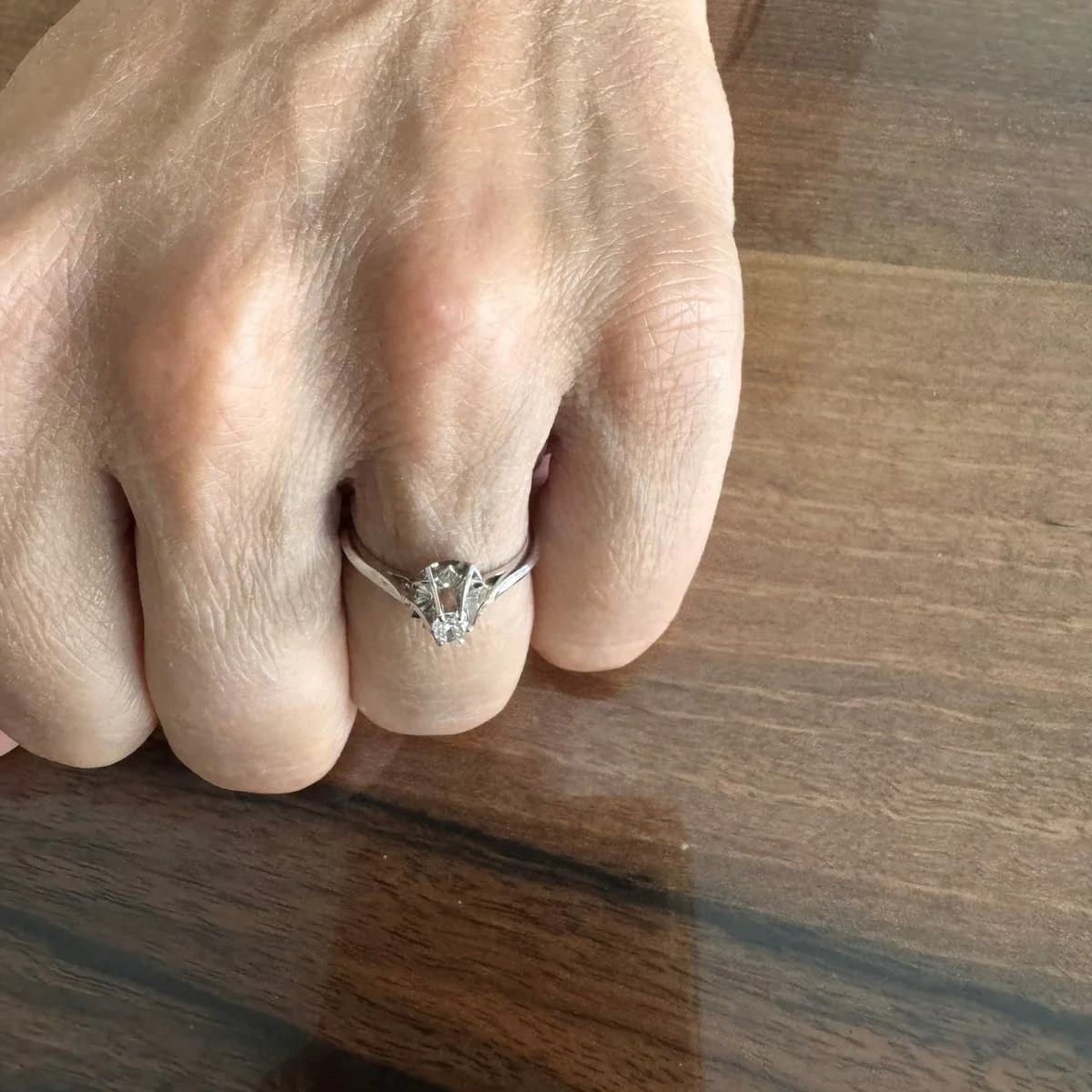 Bague Solitaire en or blanc et diamant - Image 2