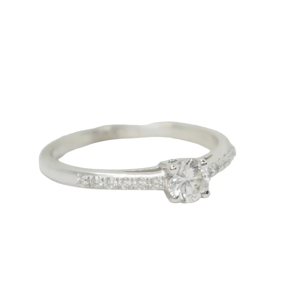 Bague Solitaire en or blanc et diamants - Image 4