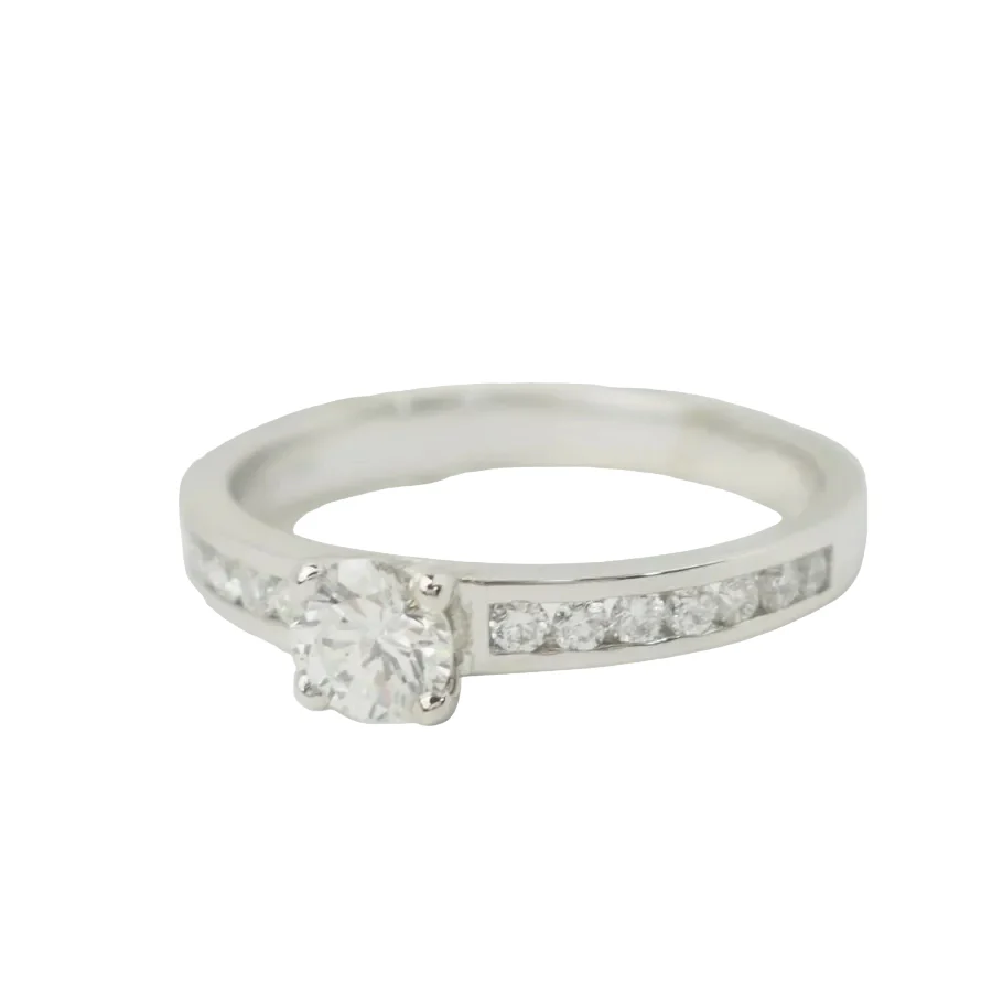 Bague Solitaire en or blanc et diamants - Image 2