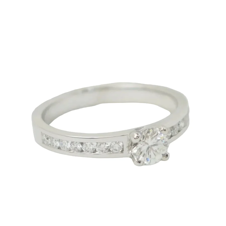 Bague Solitaire en or blanc et diamants - Image 5