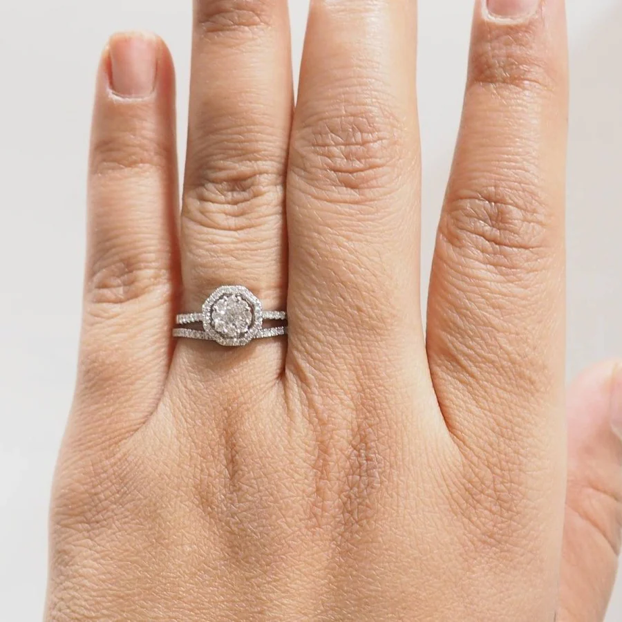 Bague Solitaire en or blanc et diamants - Image 2