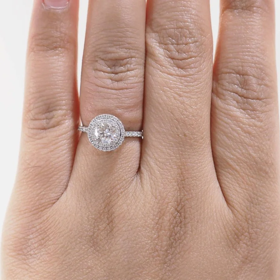 Bague Solitaire en or blanc et diamants - Image 2