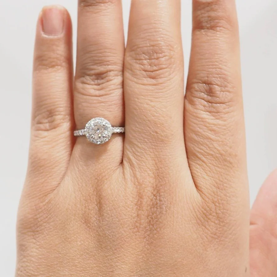 Bague Solitaire en or blanc et diamants - Image 8