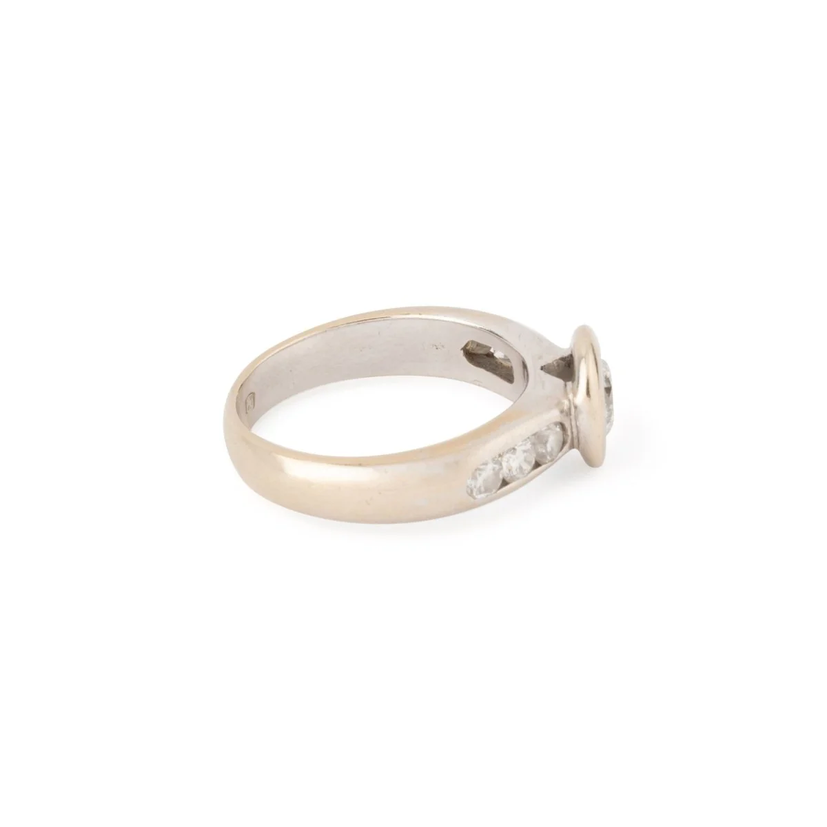 Bague Solitaire en or blanc et diamants - Image 3