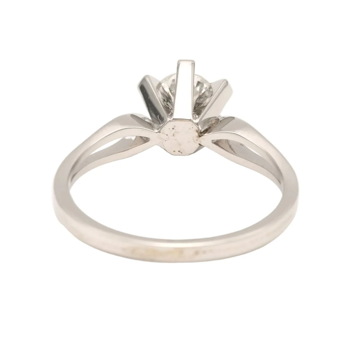 Bague Solitaire en or blanc et diamants - Image 4