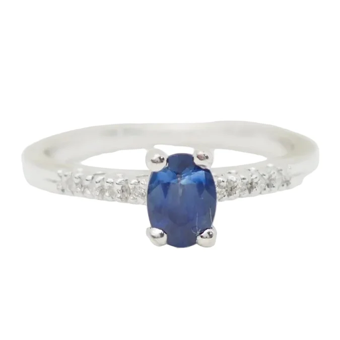 Bague Solitaire en or blanc, saphir et diamants