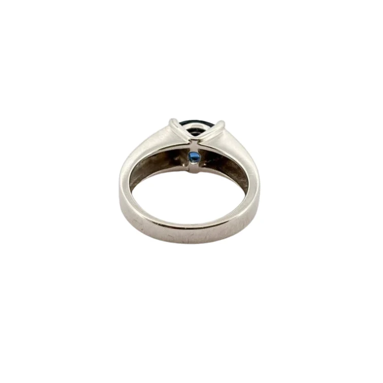 Bague Solitaire en or blanc, saphir et diamants - Image 2