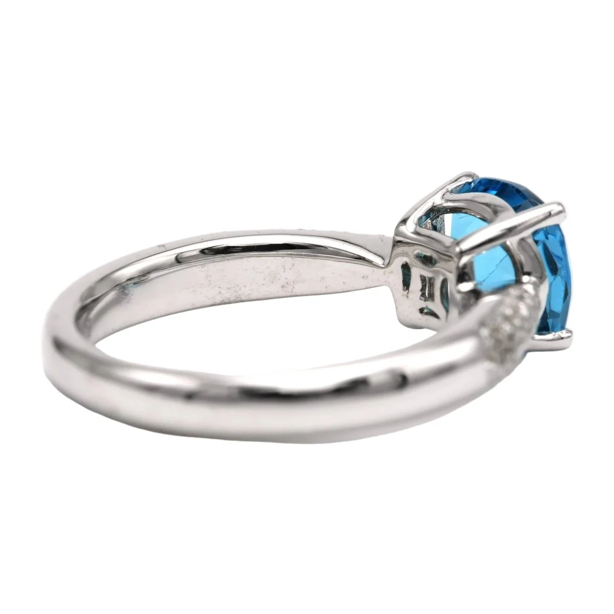 Bague Solitaire en or blanc, topaze et diamants - Image 6