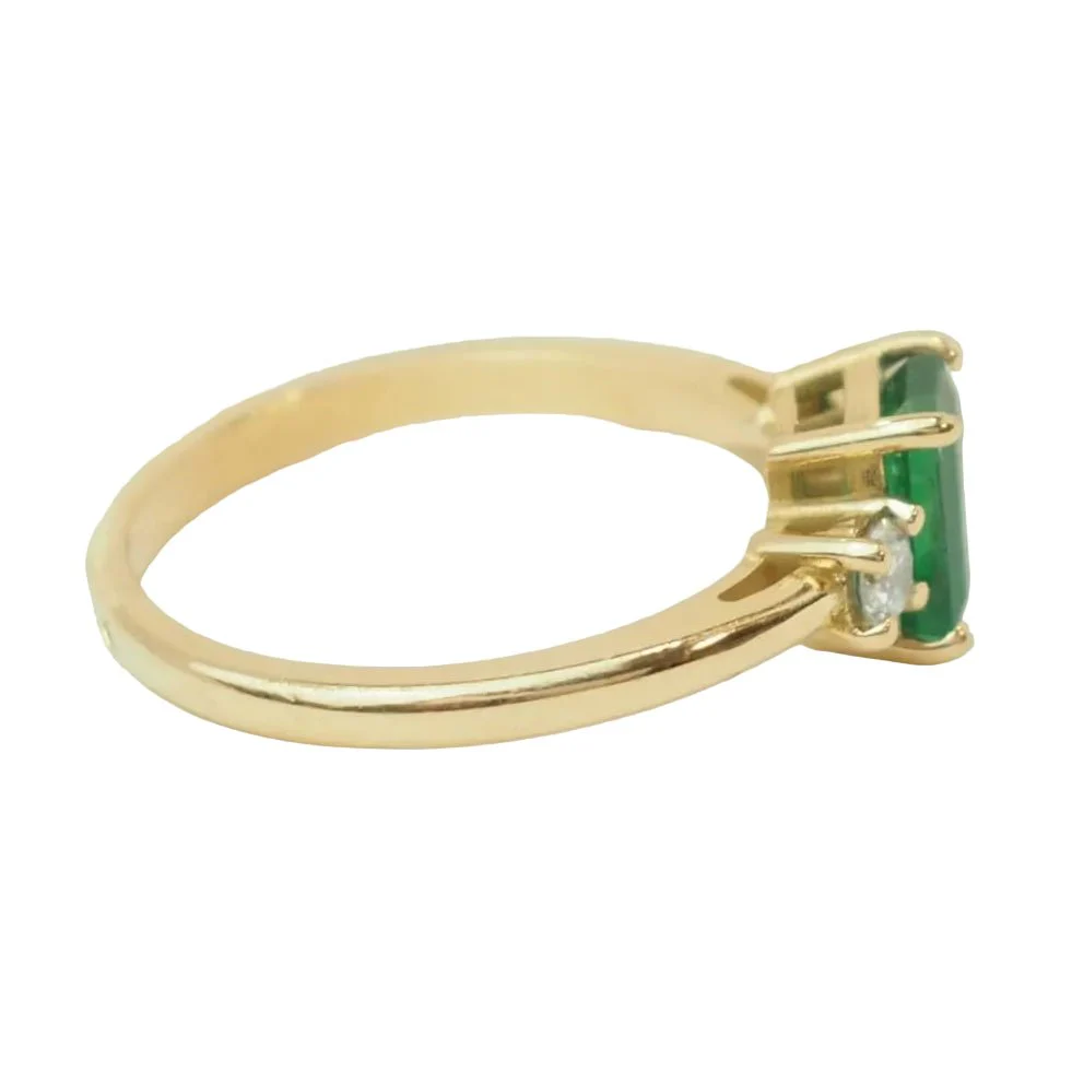Bague Solitaire en or jaune, émeraude et diamants - Image 5