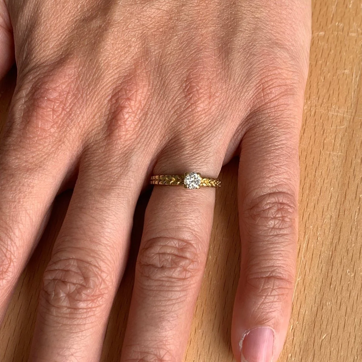 Bague Solitaire en or jaune et diamant - Image 2