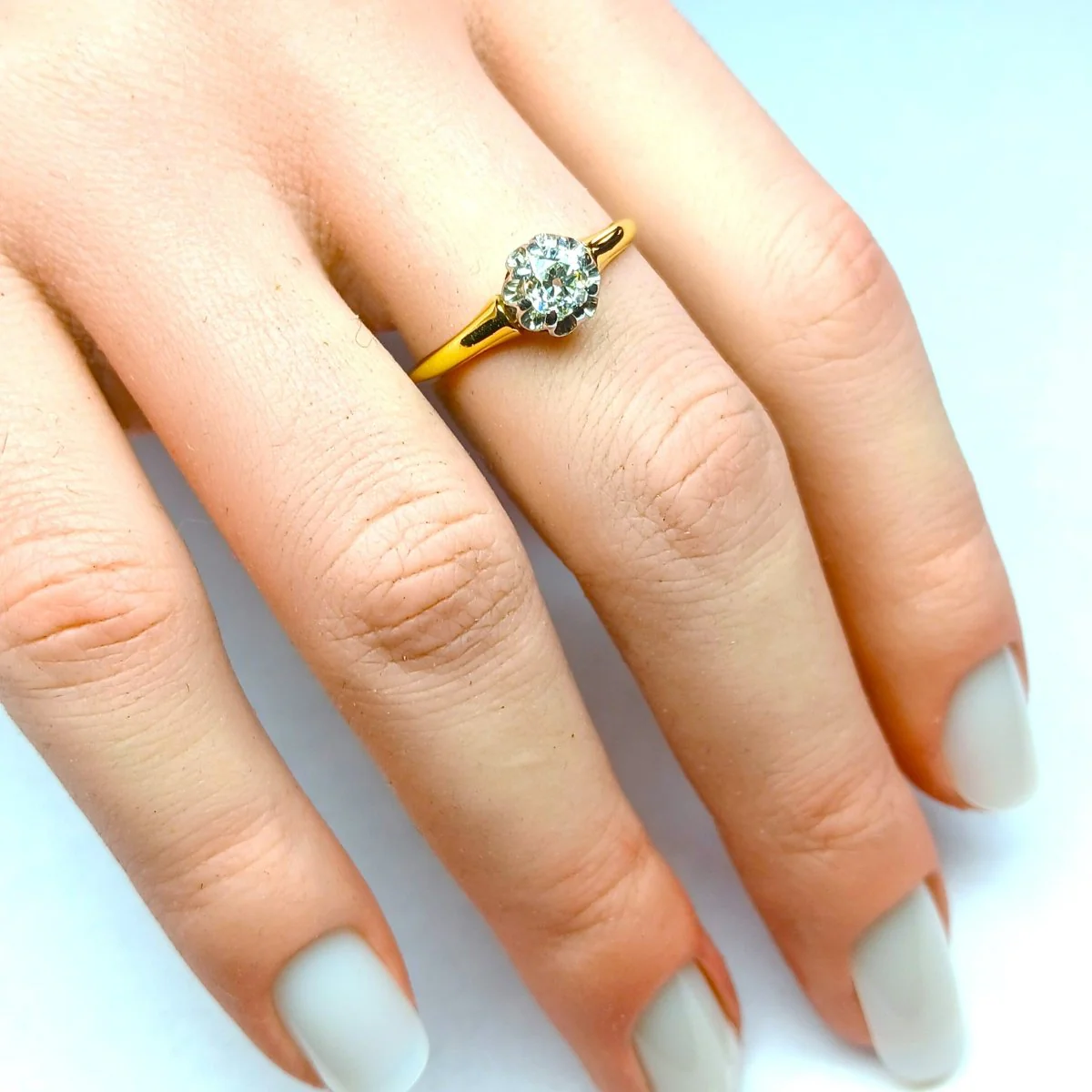 Bague Solitaire en or jaune et diamant - Image 2