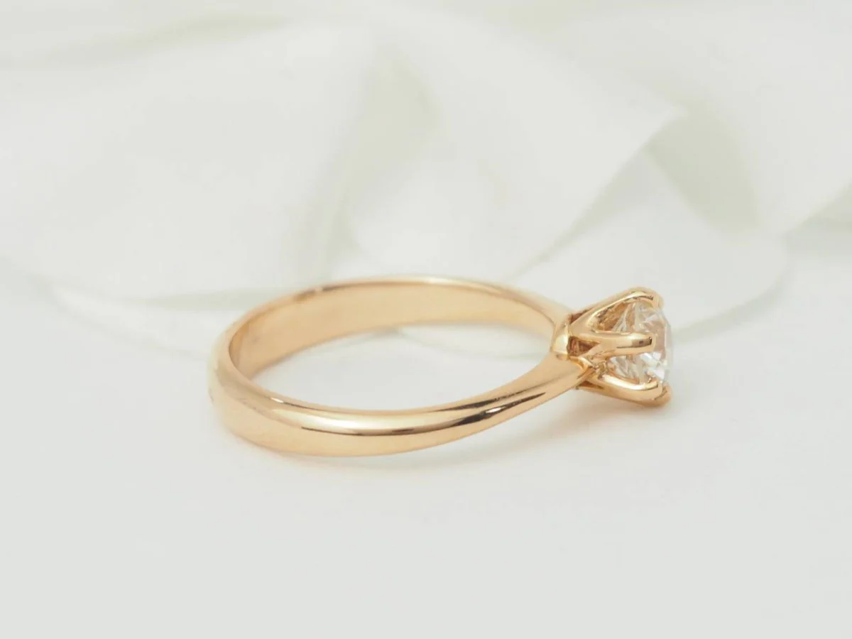 Bague Solitaire en or rose et diamant - Image 5