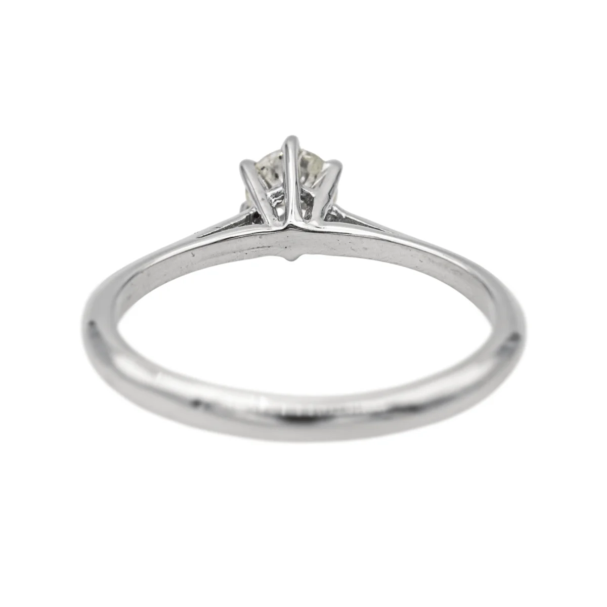Bague Solitaire en or blanc et diamants - Image 5