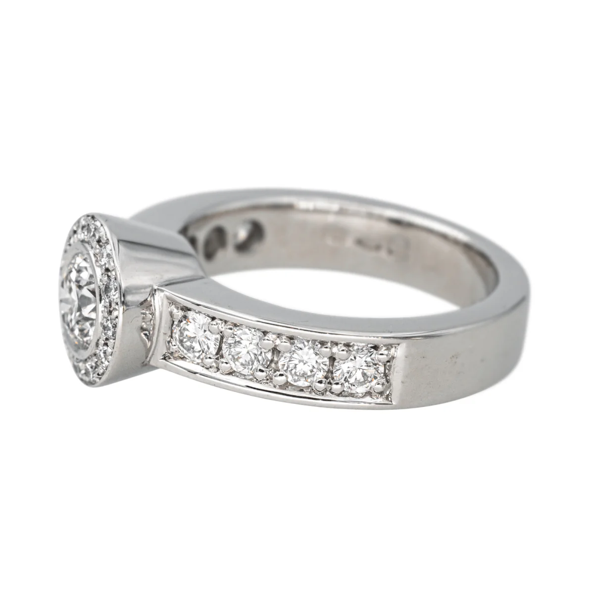 Bague Solitaire en or blanc et diamants - Image 4