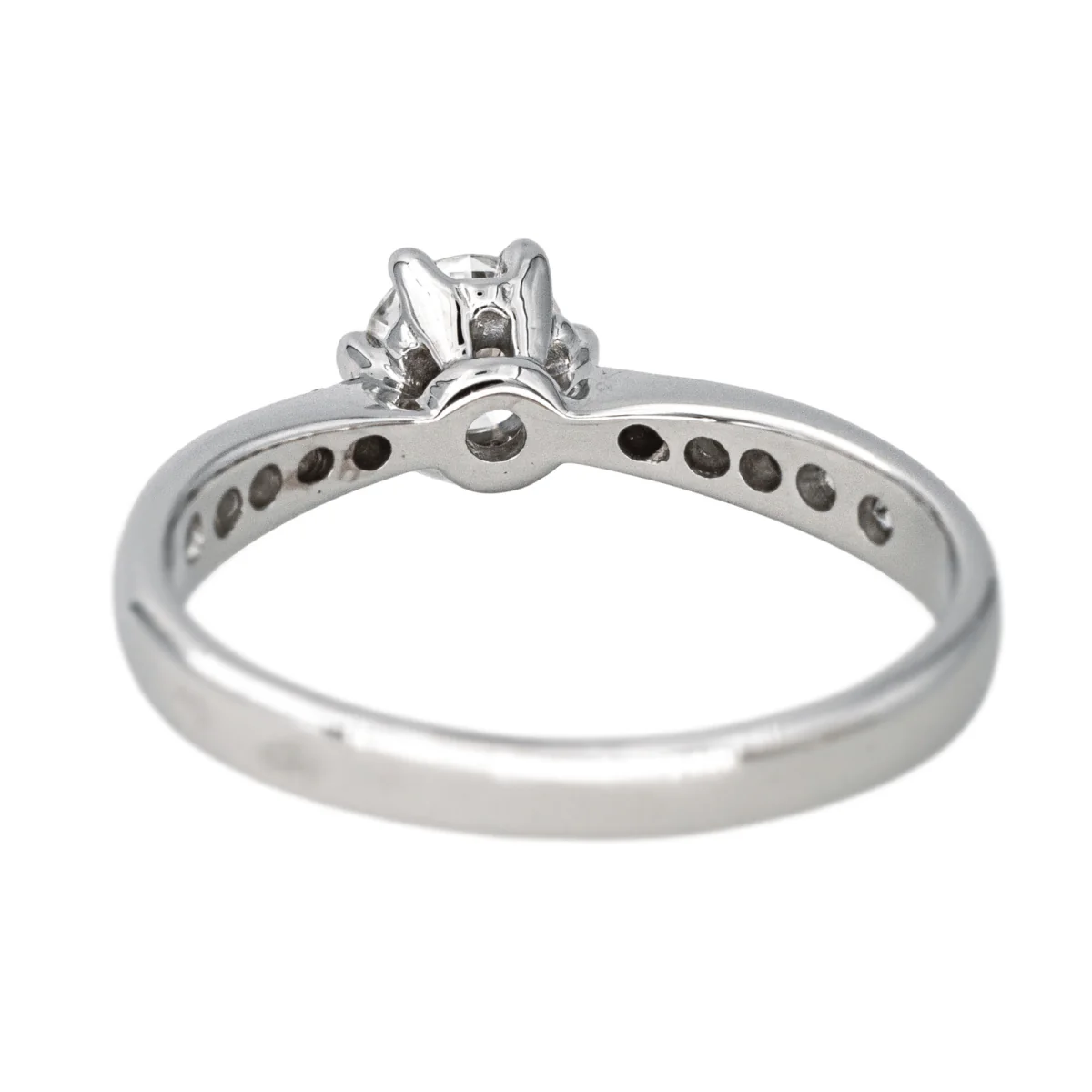 Bague Solitaire en or blanc et diamants - Image 5