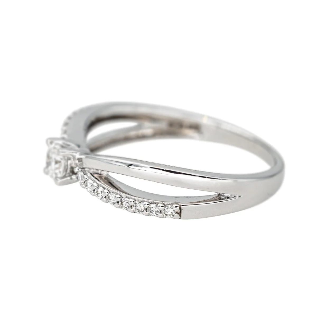Bague Solitaire en or blanc et diamants - Image 4