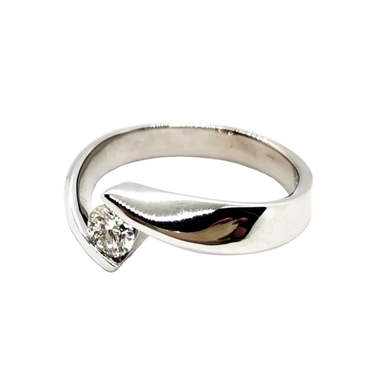 Bague Solitaire en or blanc et diamant - Image 2