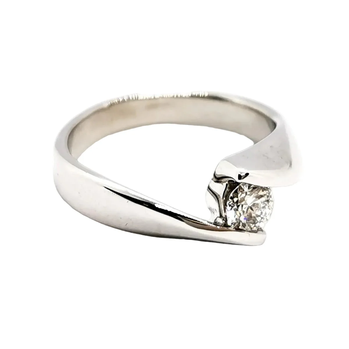 Bague Solitaire en or blanc et diamant - Image 4