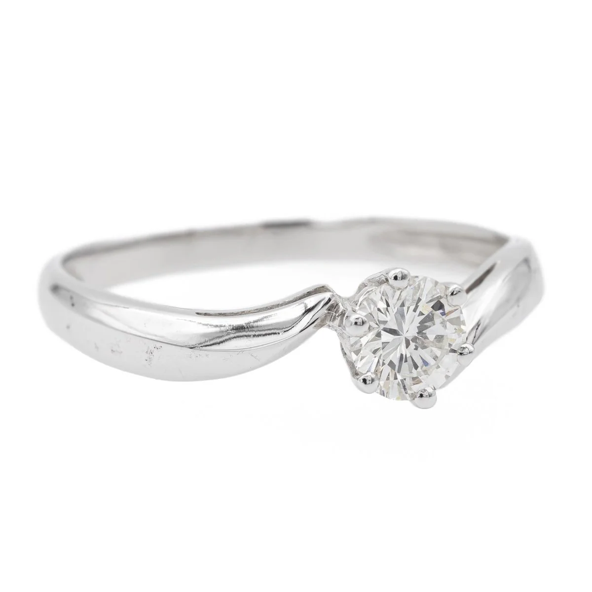 Bague Solitaire en or blanc et diamant - Image 6