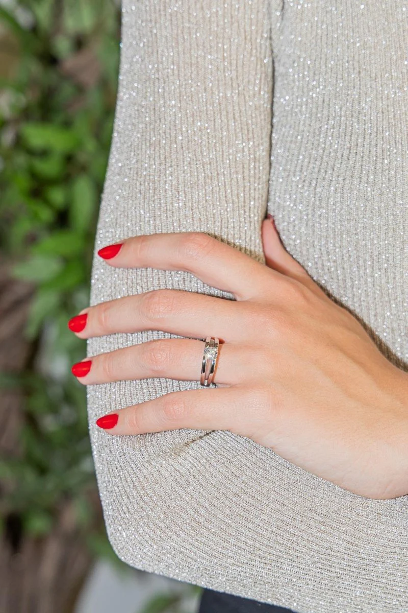 Bague Solitaire en or blanc et diamant - Image 2