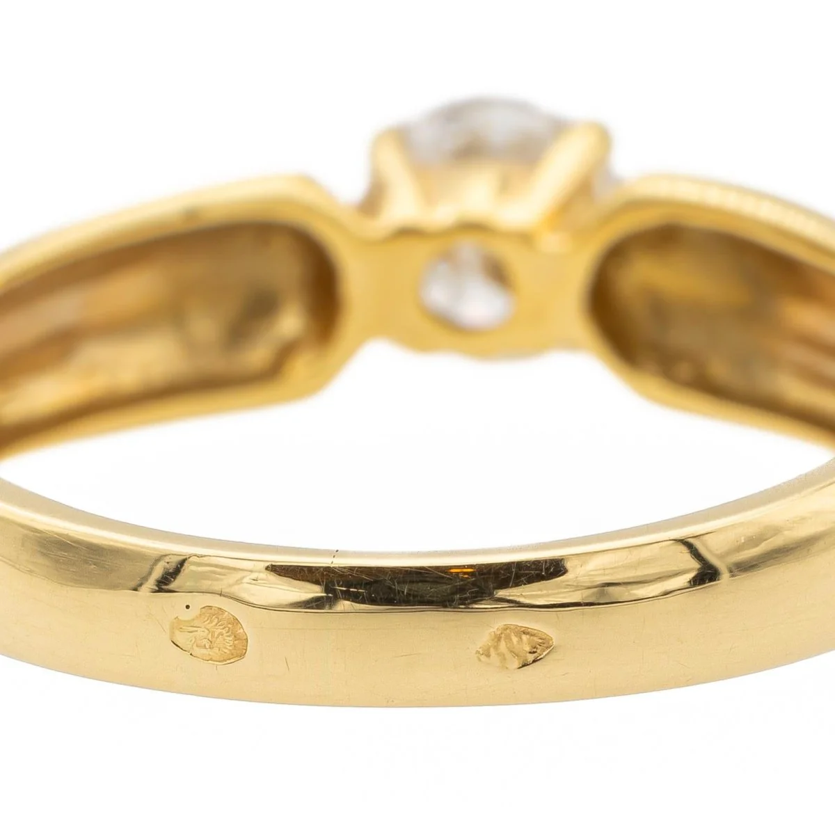 Bague Solitaire en or jaune et diamant - Image 5