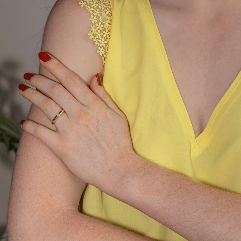 Bague Solitaire en or jaune et diamant - Image 2