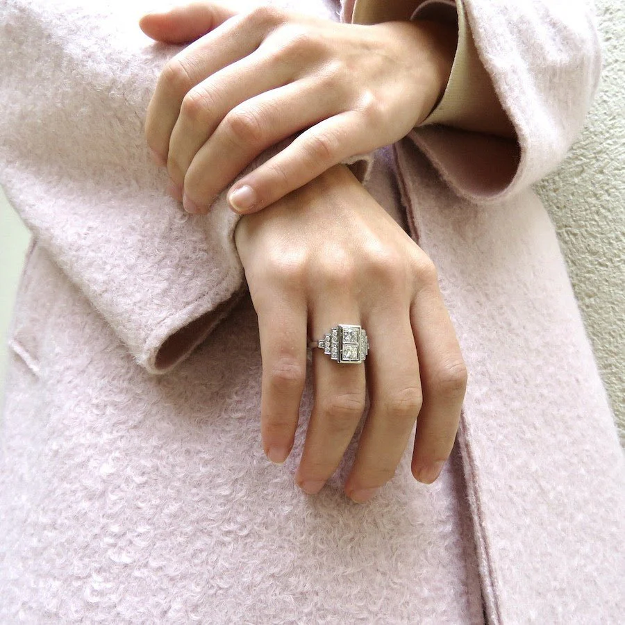Bague Art déco en or blanc et diamants - Image 6