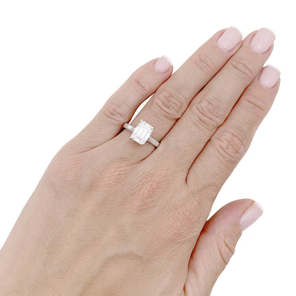 Bague solitaire en or blanc et diamants - Image 6