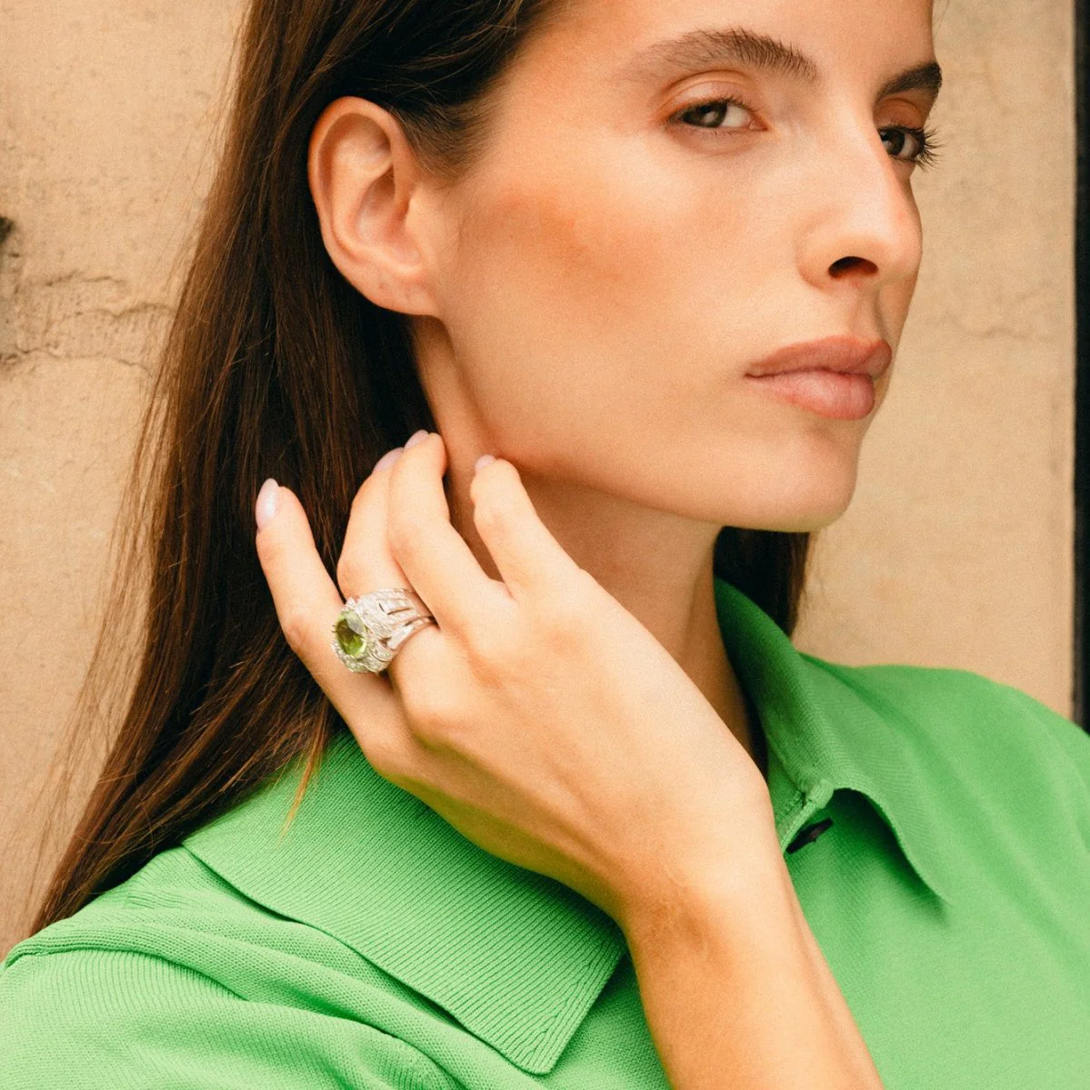Bague Tank en platine, péridot et diamants - Image 2