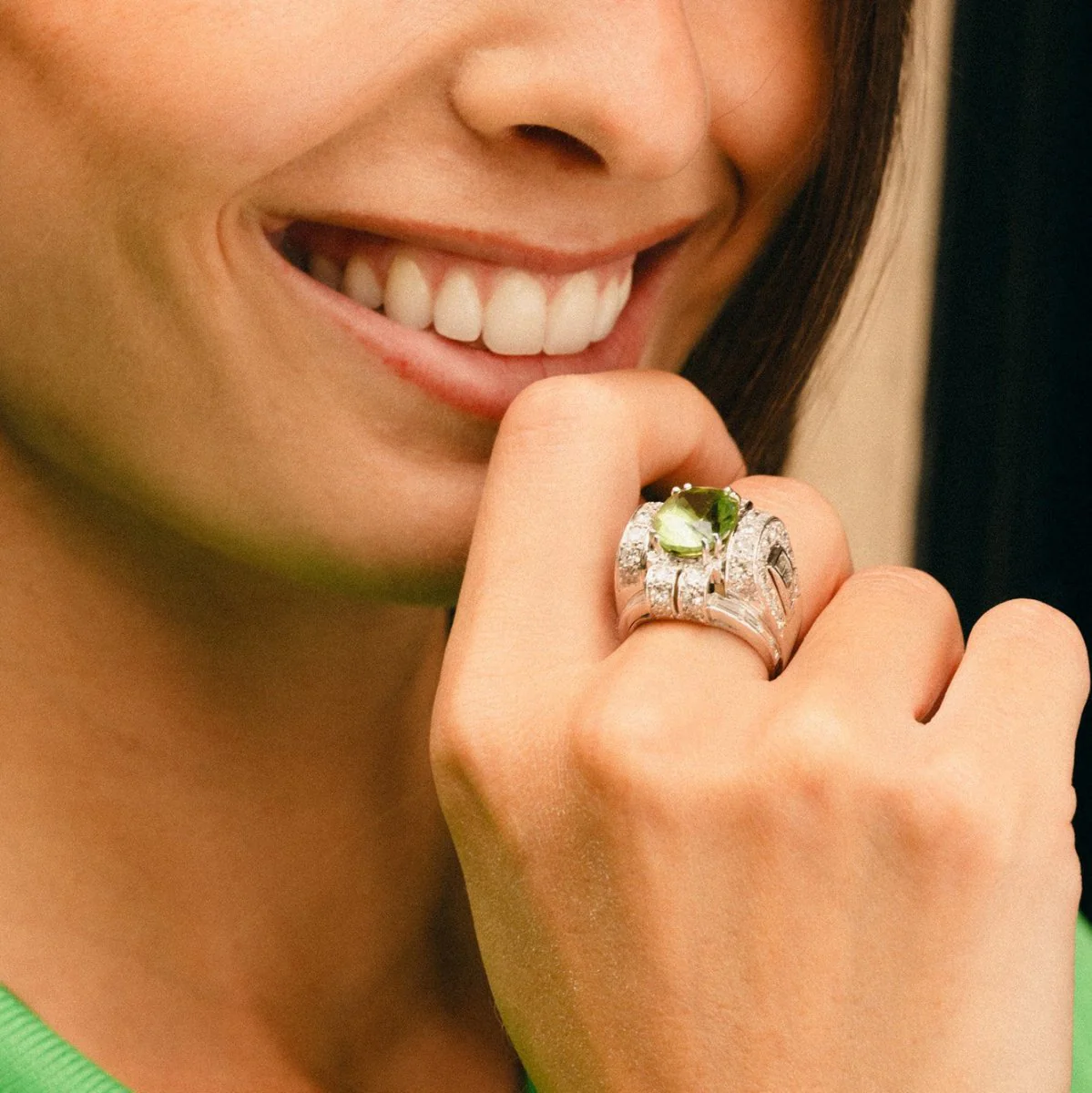 Bague Tank en platine, péridot et diamants - Image 7