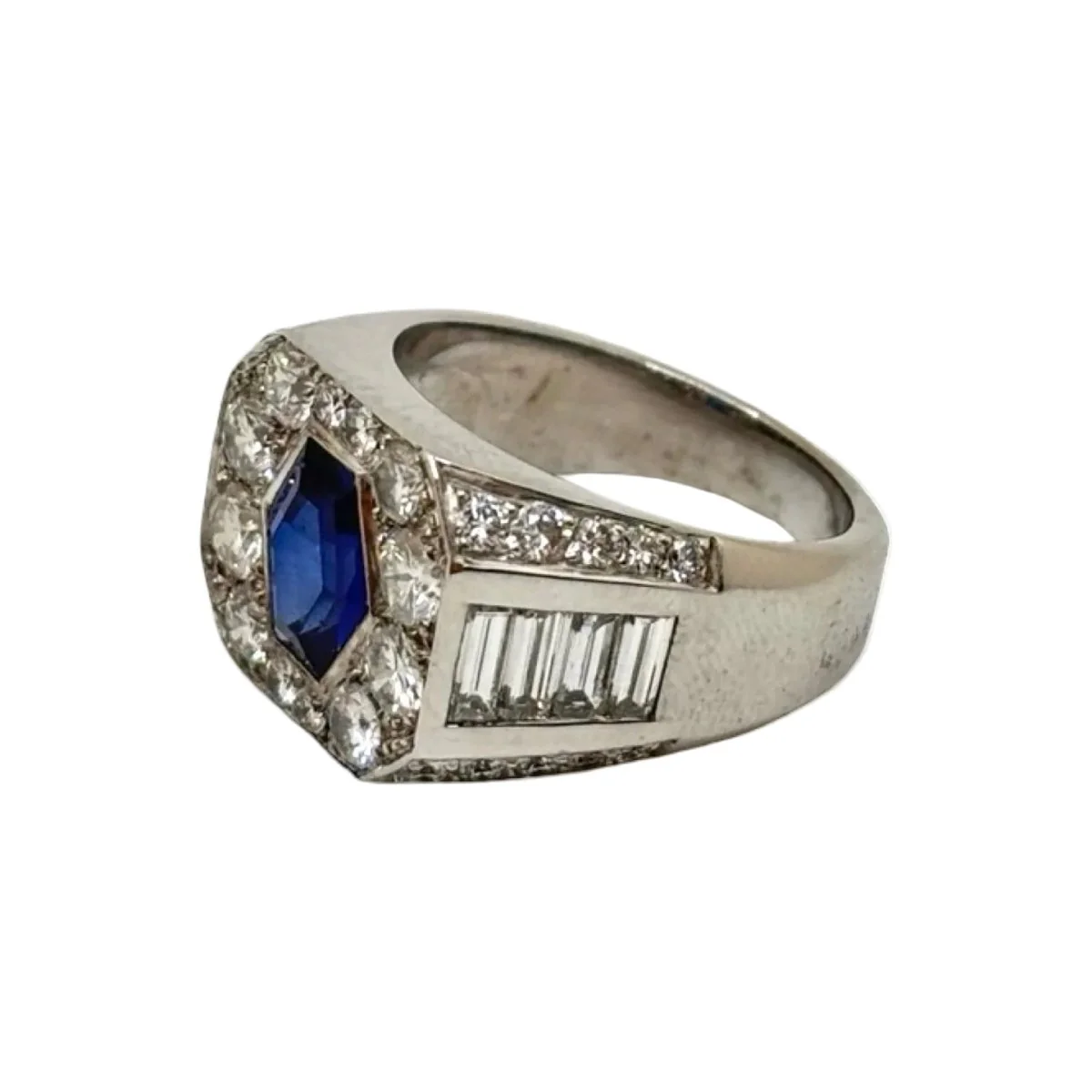 Bague Tank en or blanc, saphir et diamants - Image 3